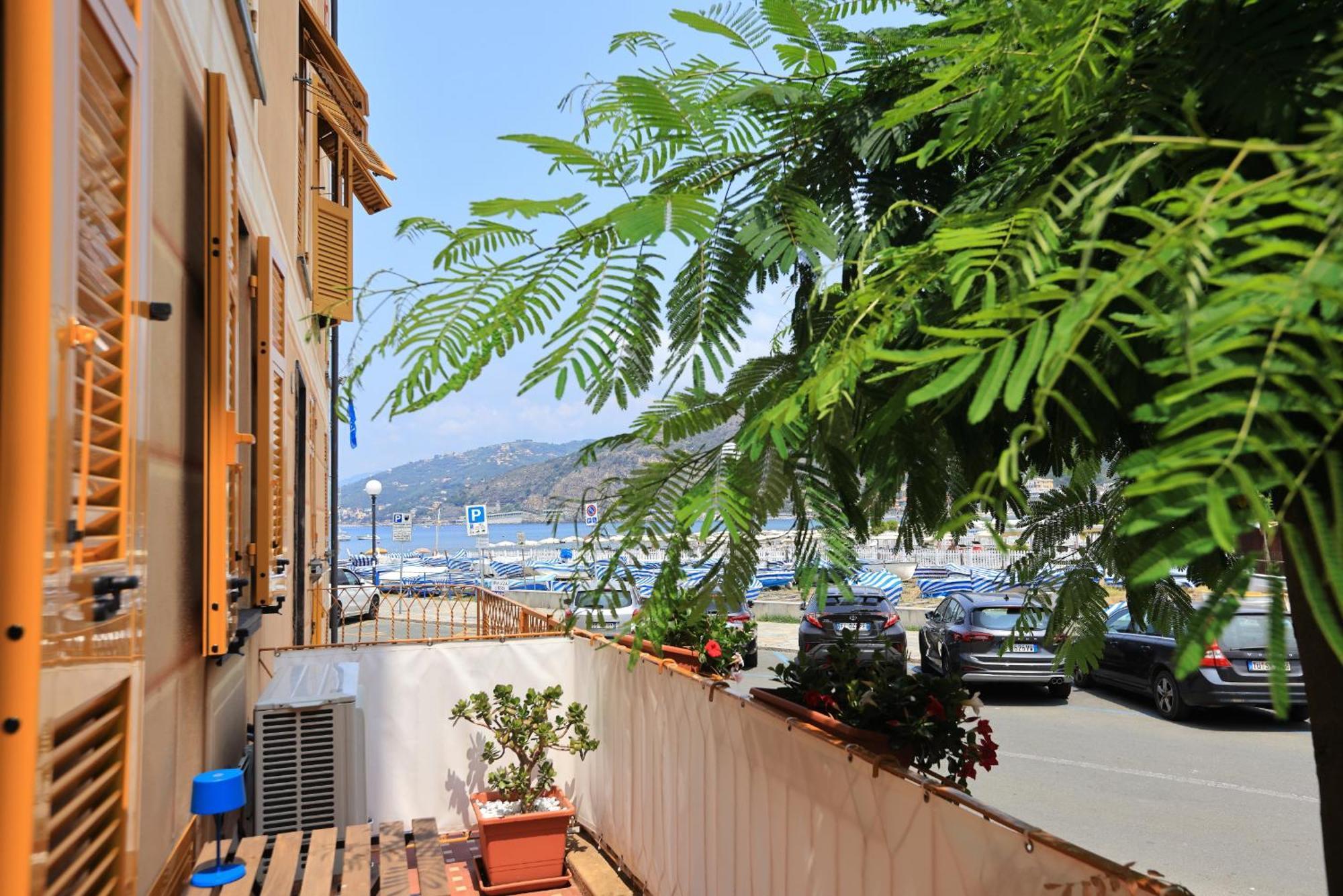 Adamaina - Sea View Apartment With Private Garage Sestri Levante Exterior photo